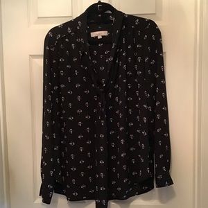 💕Long sleeve Art Deco-Esque print. Tie neck.